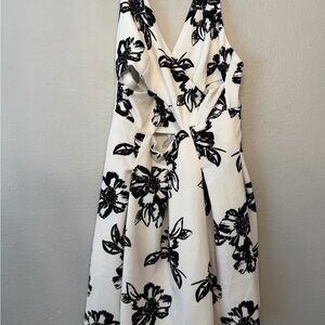 Romeo & Juliet Couture Black and White Floral Midi Dress